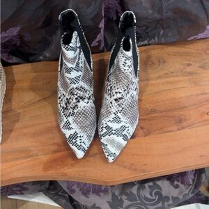 Qupid Black and White Snakeskin Ankle Boots